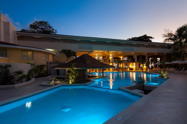 Pool Bar